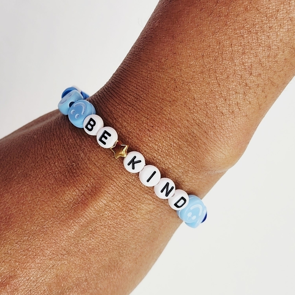 Handmade Smiley Face Heart Clay Bead  Bracelet With The Word BE KIND